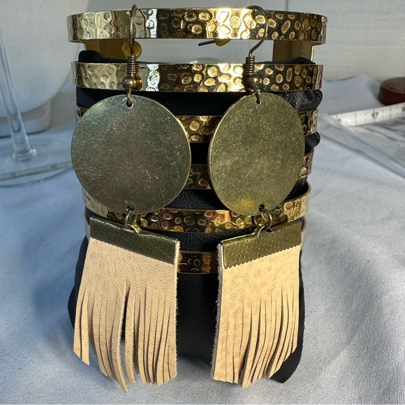 Three pairs of boho casual chic earrings - Picture 7 of 11